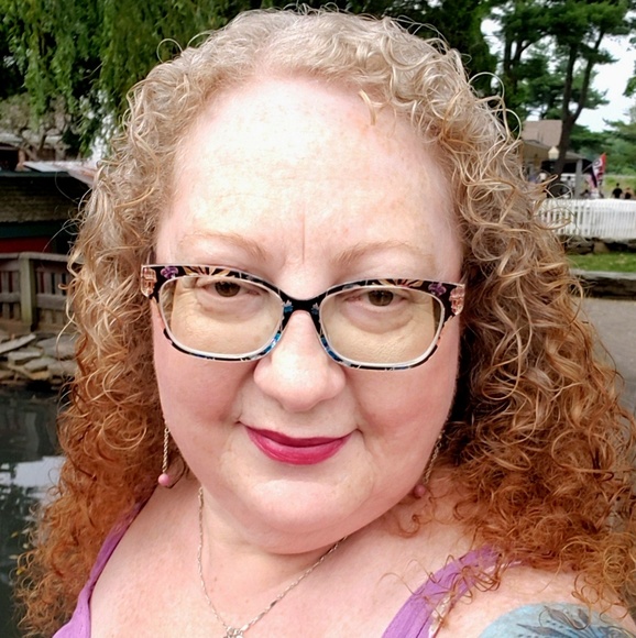 Meet your Posher, Ilona - Picture 1 of 1